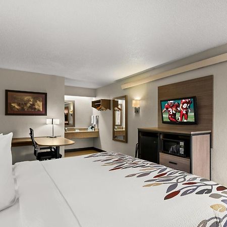 Red Roof Inn Detroit - Royal Oak/Madison Heights Bagian luar foto