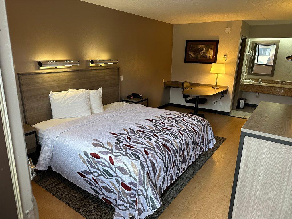Red Roof Inn Detroit - Royal Oak/Madison Heights Bagian luar foto
