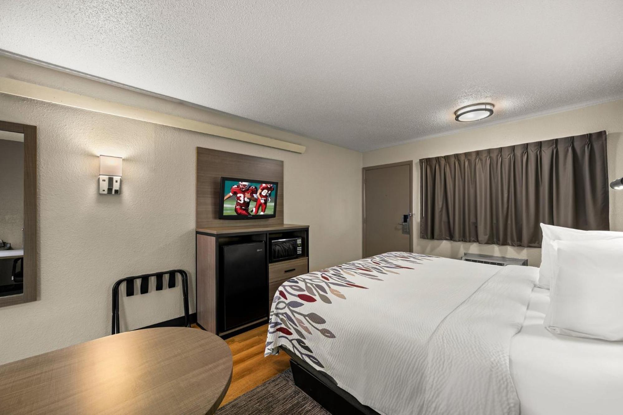 Red Roof Inn Detroit - Royal Oak/Madison Heights Bagian luar foto