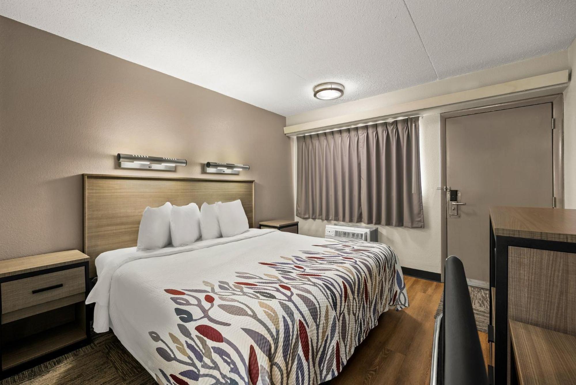 Red Roof Inn Detroit - Royal Oak/Madison Heights Bagian luar foto