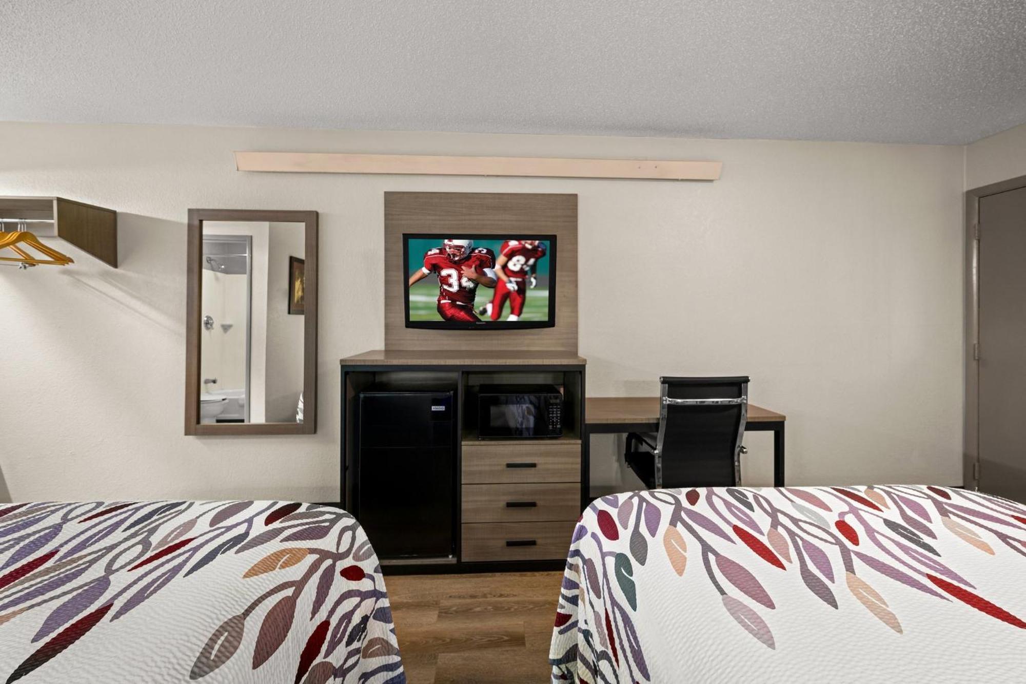 Red Roof Inn Detroit - Royal Oak/Madison Heights Bagian luar foto