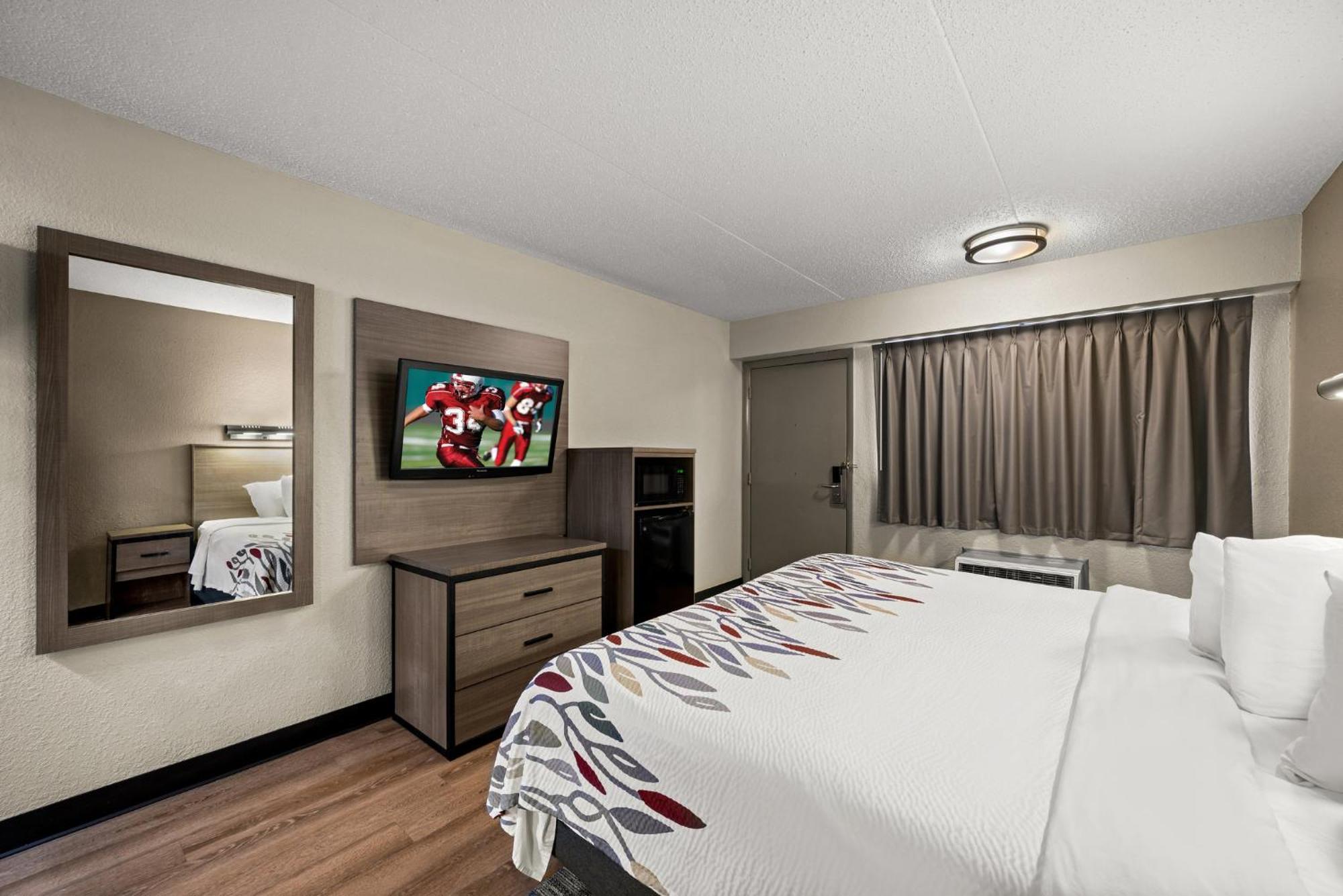 Red Roof Inn Detroit - Royal Oak/Madison Heights Bagian luar foto
