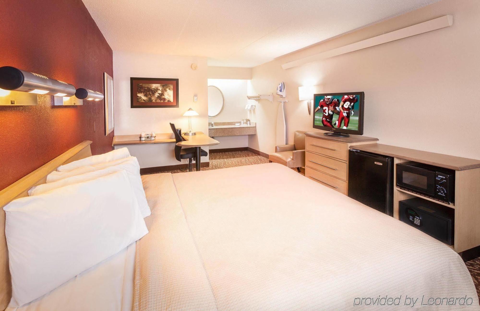 Red Roof Inn Detroit - Royal Oak/Madison Heights Bagian luar foto