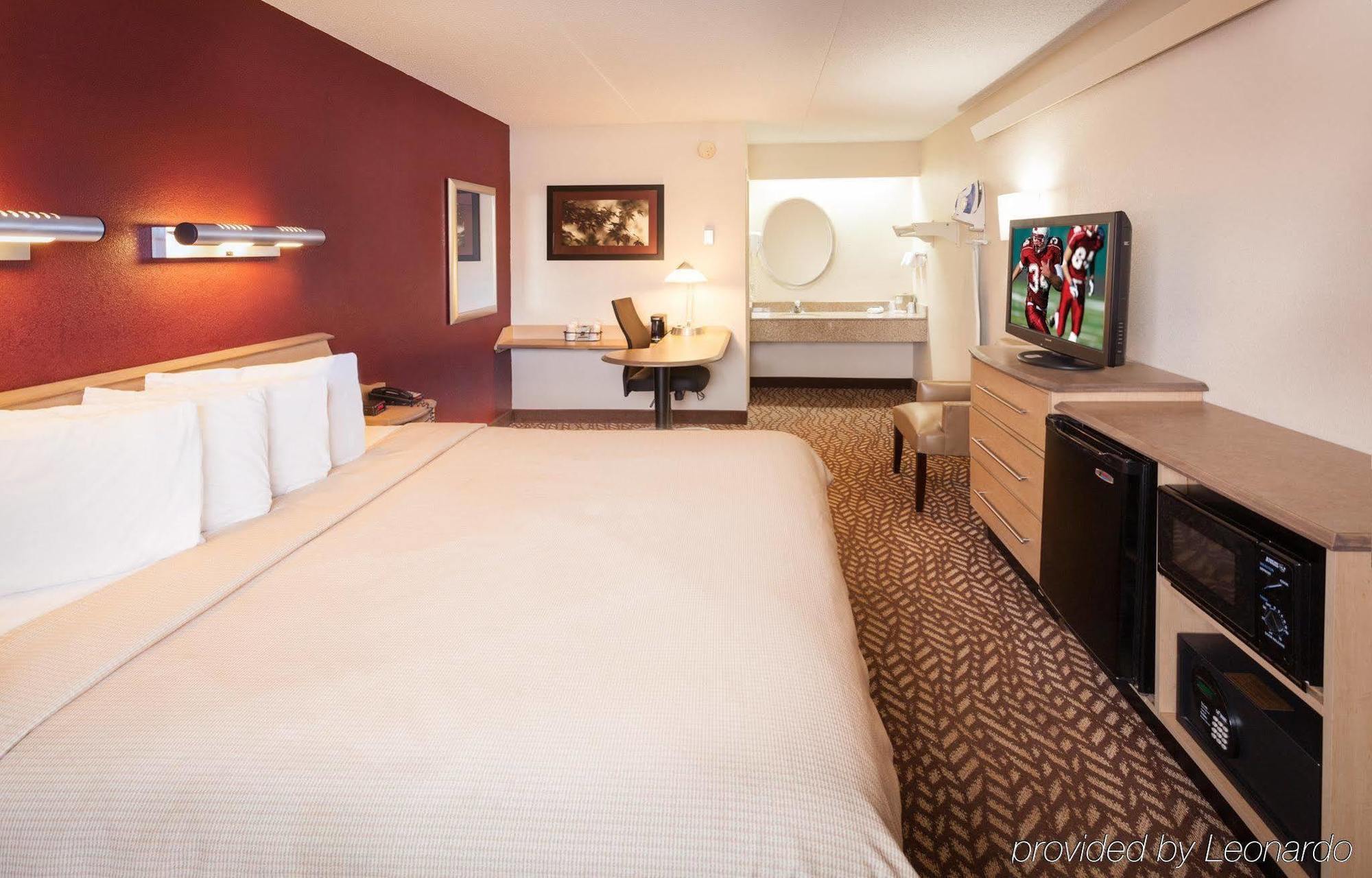 Red Roof Inn Detroit - Royal Oak/Madison Heights Bagian luar foto